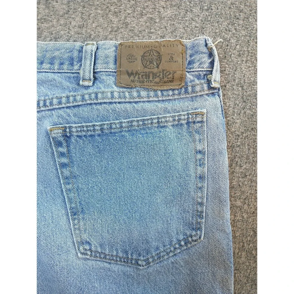 Wrangler Authentics Mens Light Wash Straight Leg Denim Jeans 40x29 97601RZ